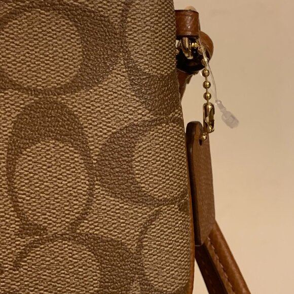 Coach Large Signature - Picture 8 of 9